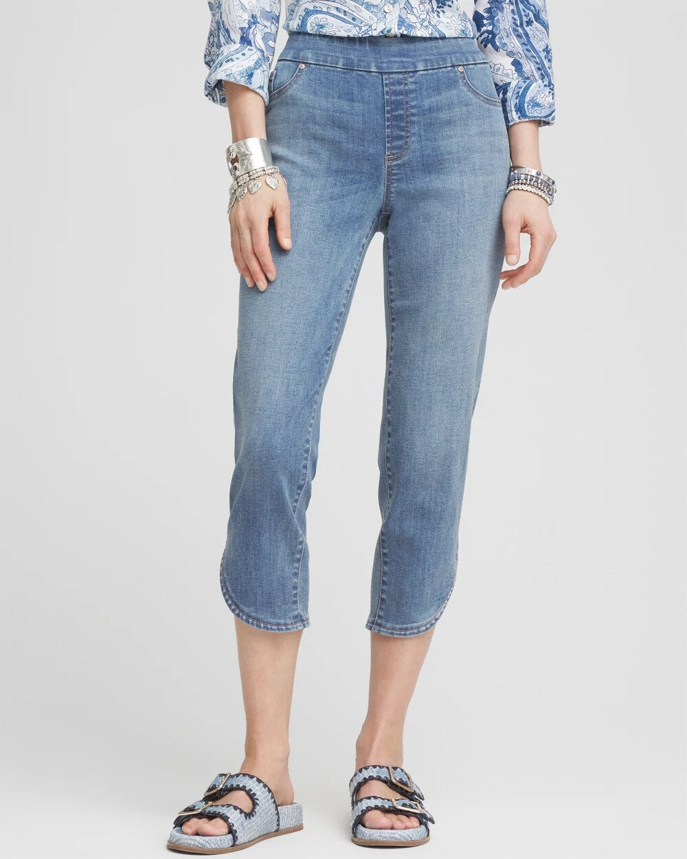 Chico's Women | Pull-On Dolphin-Hemmed Capri Jeans HELENA INDIGO