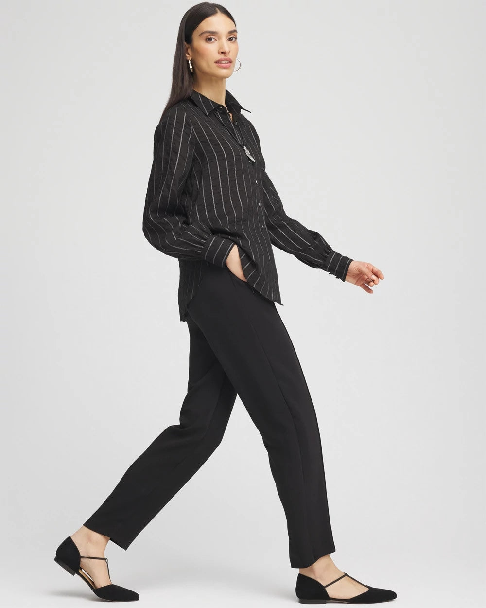 Chico's Women | Crepe Side-Zip Tapered Ankle Pants BLACK