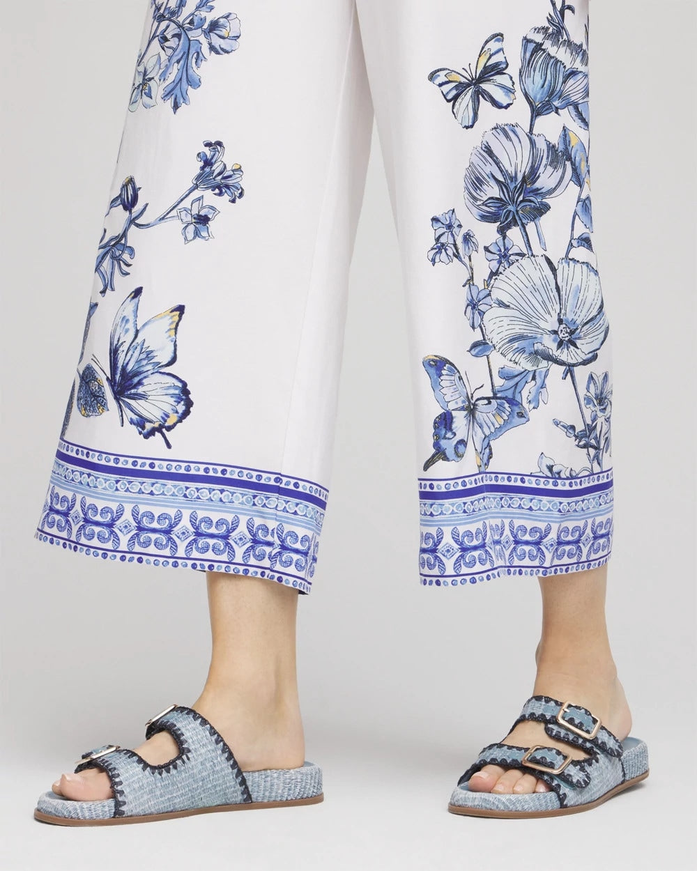 Chico's Women | Butterfly Pull-On Linen Cropped Pants ALABASTER