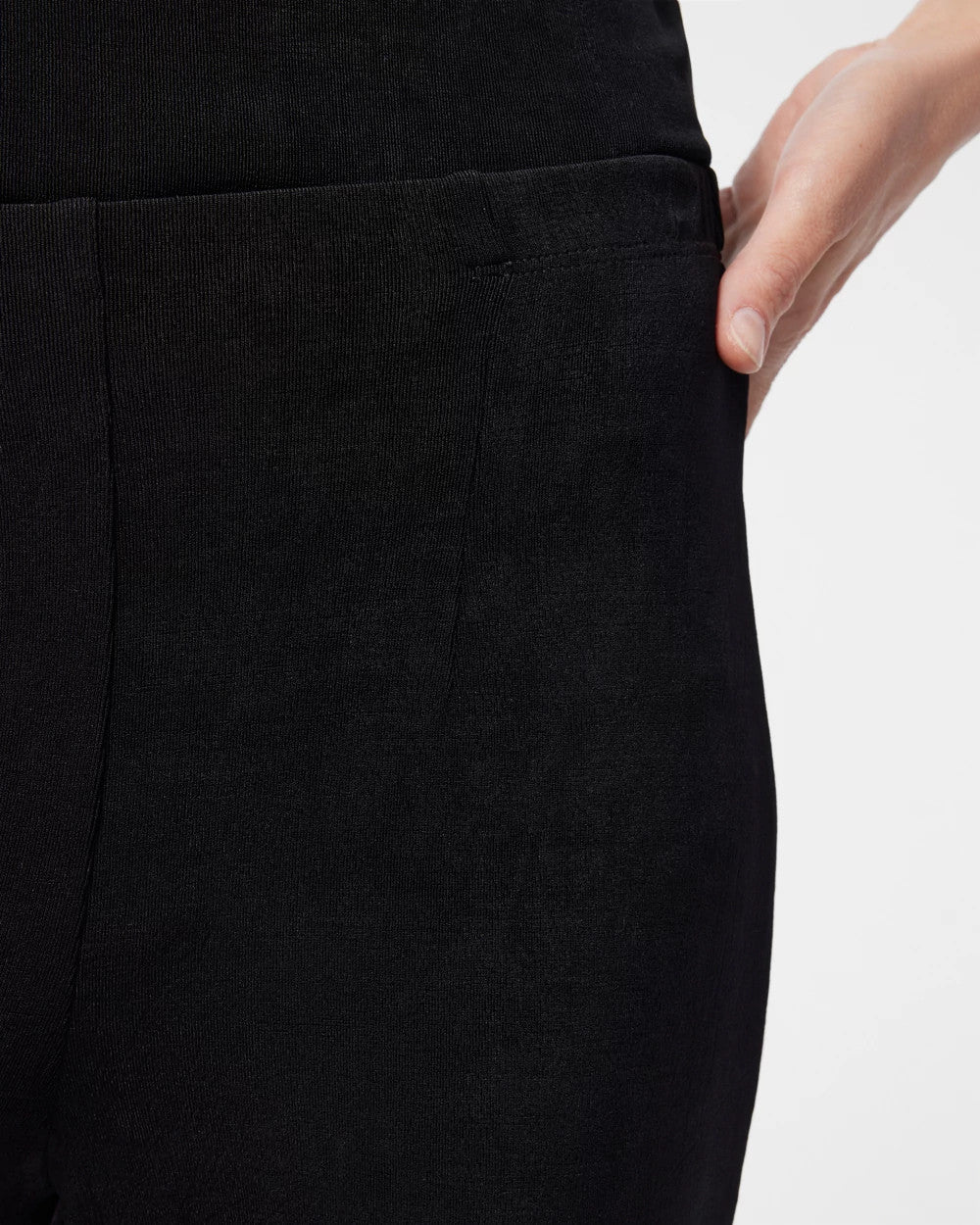 Chico's Women | Travelers™ Classic No Tummy Pants BLACK